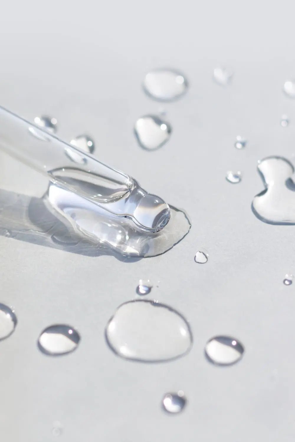 Niacinamide (Vitamine B3) : L'Actif Polyvalent qui Transforme les Peaux à Problèmes - S.BOTANICA